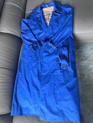 Burberry 藍色風衣外套