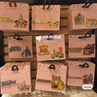 HKDL香港迪士尼新品地標&角色徽章套裝Duffy/Mickey/stitch/三眼仔/辛巴/小飛象