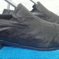 Sepatu pantofel Emporio Armani ITALI kulit.size 39. second original.