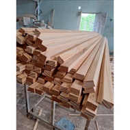 5 Square pine wood bars 2cm x 2cm x 65cm. Smooth planing on 4 sides