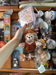 [斷捨離] 上海迪士尼限定Disney直送✈️Halloween Duffy and Friends Collaboration萬聖節限定南瓜帽楓葉🍁紅色外套造型絕版Duffy達菲公仔鑰匙圈掛飾(送吊