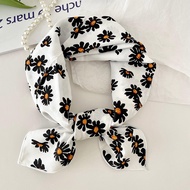 黑白雏菊棉麻方巾 - 黑/白/黄 56x56 cm | Cotton-Linen Daisy Square Scarf - Black/White/Yellow 56x56 cm