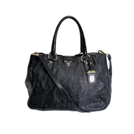 Prada琺瑯單肩包，可裝A4紙張的托特包

PRADA黑色 [二手]