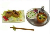 全新絕版日本扭蛋和食日和定食炸薯餅可樂餅蕃茄青豆蛋麵鼓湯椰菜絲鼓油醃蘿蔔醋茶漬物盒玩托盤碟木碗筷子架餐具迷你盒玩 適合用於Re ment rement Megahouse 黏土人 epoch figm