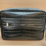 Ysl 男士燙印logo鱷魚文牛皮相機包