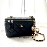 Chanel Vanity with Pearl Crush Chain Chanel 金球黑色長盒子