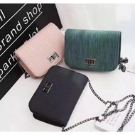 AVA SLING BAG
