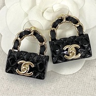 CHANEL香奈兒 23C 包包皮穿鏈耳釘 樹脂 小羊皮 金屬 耳環 附件：盒