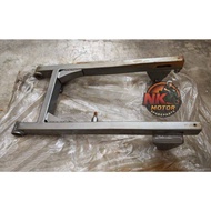 SUZUKI FX110/ GSX110 Rear Arm Original/ Swing Arm blkg Asli (Silver Grey)  -Parts Ada calar calar/ k