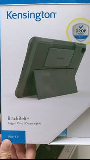 Kensington BlackBelt™ 堅固外殼符合集成智能卡讀卡器 (CAC) voor Surface™ Pro (K97550WW)