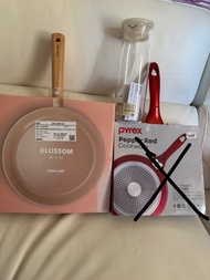 Neoflam Blossom 28cm Frypan, Pyrex 24cm Frypan, 平底鑊 ，無印 MUJI 耐熱水壺Glass pot 家品