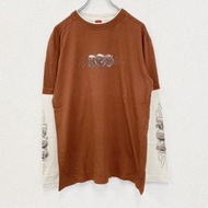 古著 REWARD 長袖疊層 T 卹，Y2K 圓領，骷髏頭圖案，棕白顏色，復古風格，L 碼