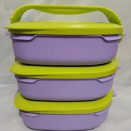 There is a three-tier rinjani moorlife lunch box with a capacity of 2.2L / item