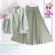 Patricia set kids by amelia kids.
