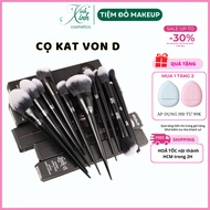 Kat Von D KVD makeup brush for foundation application, blush concealer brush with soft bristles