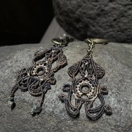 海邊曝曬的魷魚乾 l 手工蠟線吊飾