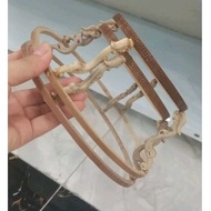 Cricket bridge with dragon seal used for ringed bird cages