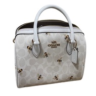 coach 馬車logo手提斜背兩用經典波士頓包-蜜蜂白色