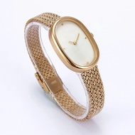 สายนาฬิกาควอทซ์ผู้หญิงอินเทรนด์ที่ทอในรูปแบบสี่เหลี่ยมรูปไข่ที่มีความกว้างเท่ากับสายนาฬิกาสไตล์ Bred