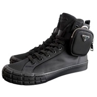 43號鞋 意大利名牌PRADA黑色尼龍中筒靴 附兩個可拆除拉鍊小臂袋