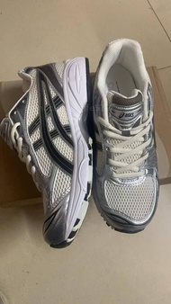 ASICS Gel Kayano 14 銀白奶油色跑步鞋 斷碼現貨 Size43.5