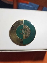 Vintage Chanel 雙色 金色 綠色 圓形胸針 心口針 扣針