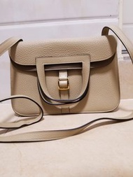Hermes Halzan 31