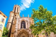 Aix-en-Provence & Cassis Private Tour: Heritage, Art & Sea Views