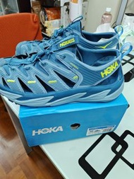 hoka one one
