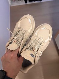 New Balance 2002r