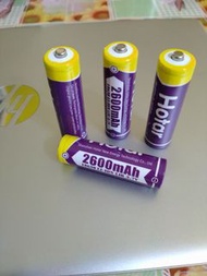 四粒鋰電池-18650，2600mAh，3.7V，可多次充電，全新，80元，面交或順豐到付。