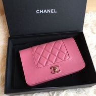 Chanel Woc 珊瑚粉琺瑯釦掀蓋鏈包