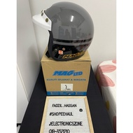 Original two-tone MAG LTD polycarbonate helmet. Classic MAG LTD helmet with 5-button design and D-ri