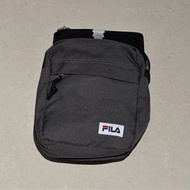 全新正版 fila 黑色 側背包 小包