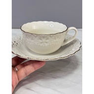 (A47) A Set Of Tea Cups And Saucers From Adam & Eve Brands Featuring Openwork Design And Gold Edges 