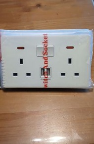 全新雙插座帶USB充電插座
