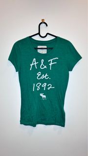 A&amp;F T-shirt /二手衣物全數捐款流浪動物