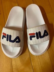 FILA拖鞋