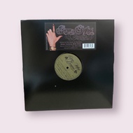 Gwen Stefani – Luxurious Vinyl Record Piring Hitam