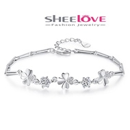 HANDS OF WOMEN'S HANDS WITH 4 BLADES OF FASHIONAL WHITE LEATHER