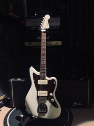 fender jazzmaster 65 vintage series Olympic white matching head