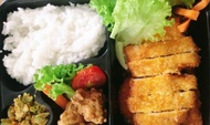 Nasi bento ayam katsu