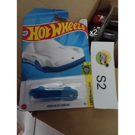 HOT WHEELS PORSCHE 911 CARRERA KEYCHAIN - WHITE