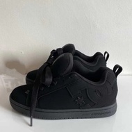 Dc Court Graffik Sneakers, full Black Shoes, Men's Shoes UnisexWanita
