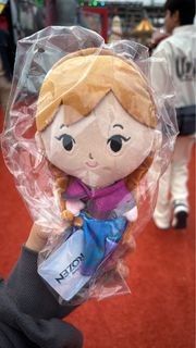 Frozen Anna公仔