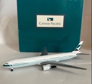 Herpa Cathay Pacific 國泰 B777-300 (1:500) with stand