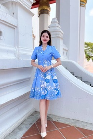 ชุดเดรสผ้าปาเต๊ะ คอจีน แขนกระบอก กระโปรง8ชิ้น ลายดอกโบตั๋น อัดกาวทั้งชุด (S-2XL) KS614