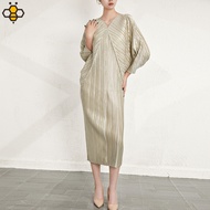 Z7039 One Size (45-75kg) V-neck Bat Sleeve Womens Large Metal Pleated High Waist Slim Long Dress