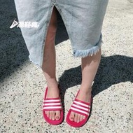 {潮鞋瘋} ADIDAS  DURAMO K SLIDE  一體成型 桃紅/白線條配色  拖鞋 女款 D67480