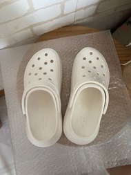 Crocs 厚底白色拖鞋